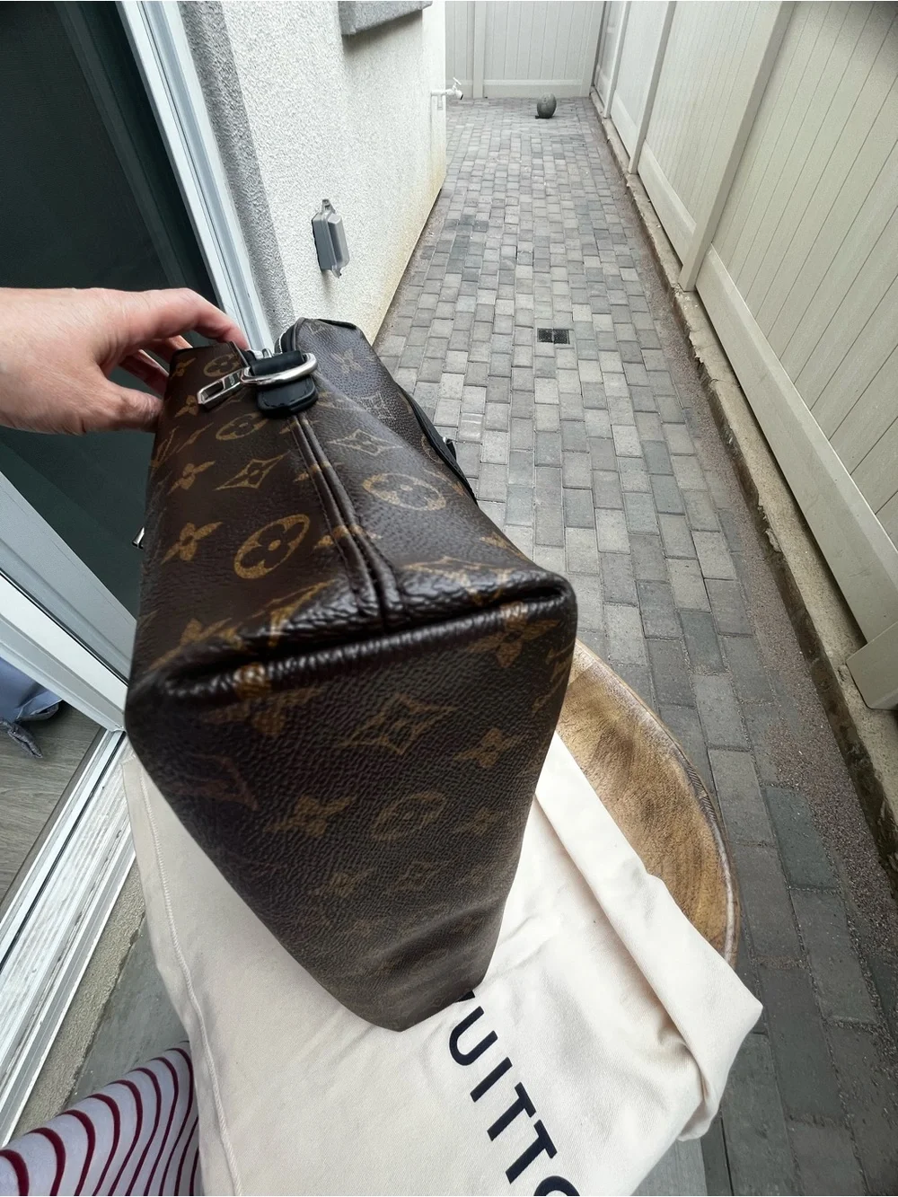 ✨Authentic✨ Louis Vuitton Porte-Documents Jour – Monogram & Black Leather